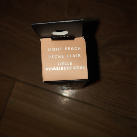 Concealer - Picture 2 of 2